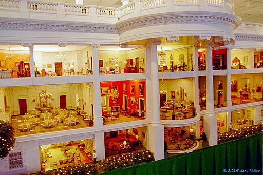 July 4th Miniature White House