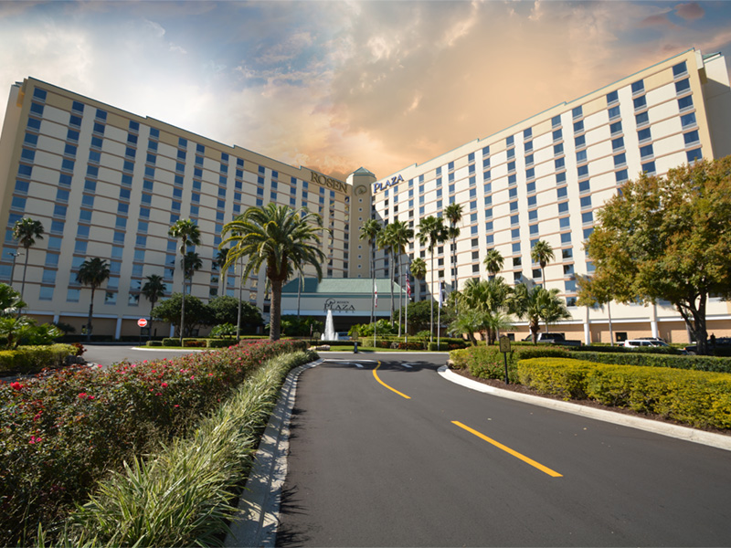 Rosen Plaza Entrance with Drive