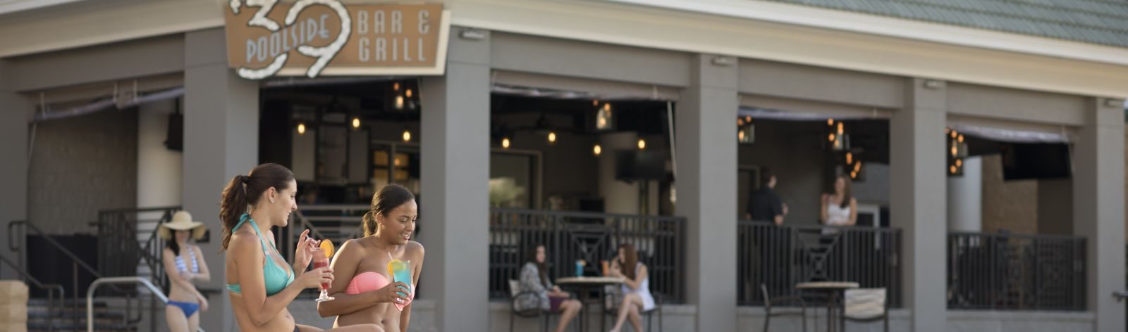 39 Poolside Bar & Grill