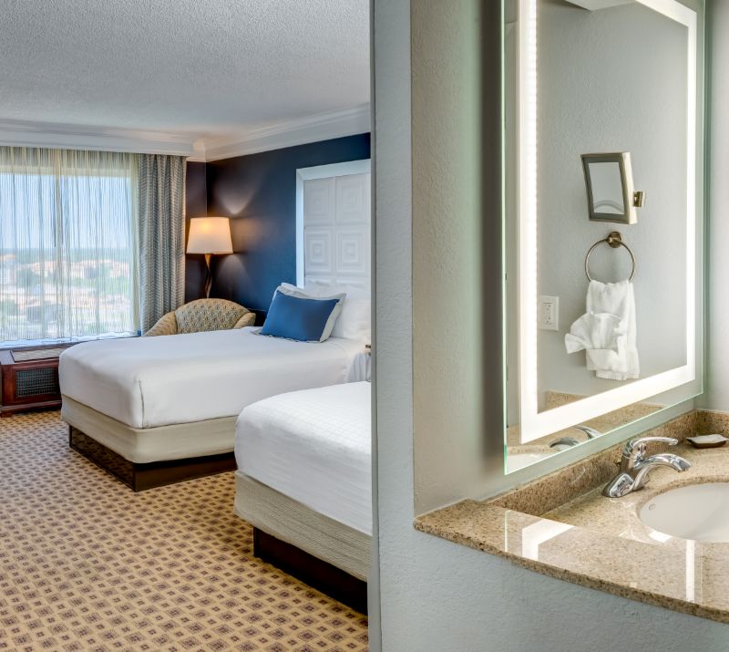 Double Double Guestbed and Bathroom